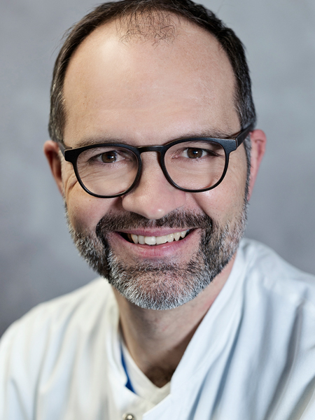 Portrait Dr med Alexander J Thüner