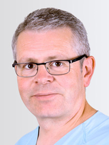 Portrait Henning Schulte-Hostede