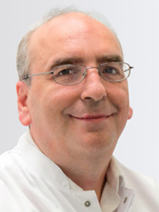 Portrait Dr med Dipl Biochem Nikolaos Giannakis