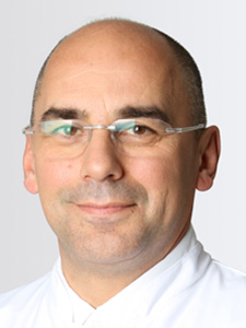 Portraitbild Dr medic RO Felix van Ditzhuyzen